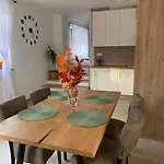 Apartma Arbores *
