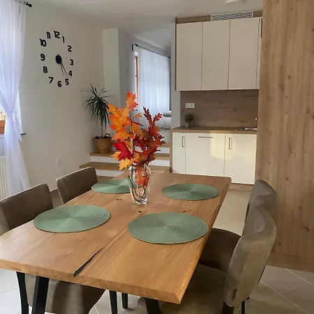 Apartma Arbores *