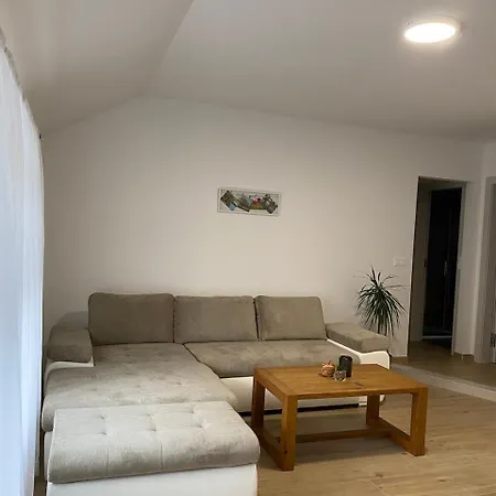 Apartment Apartma Arbores