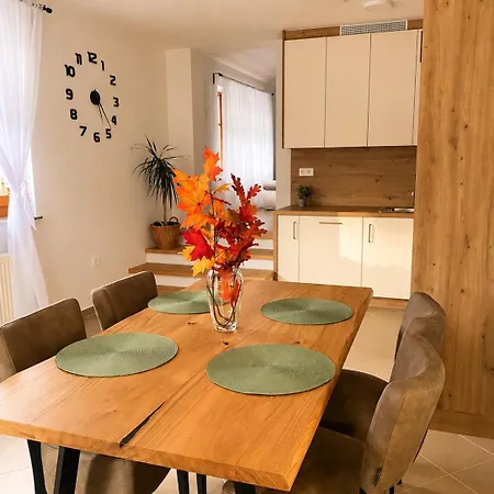 Apartma Arbores *